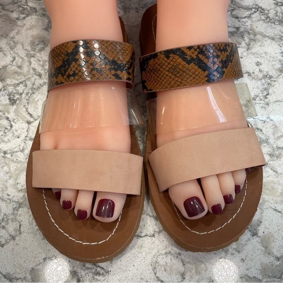 Three strap sandal beige clear snake skin flip flop material super comfy 8 - Picture 1 of 6